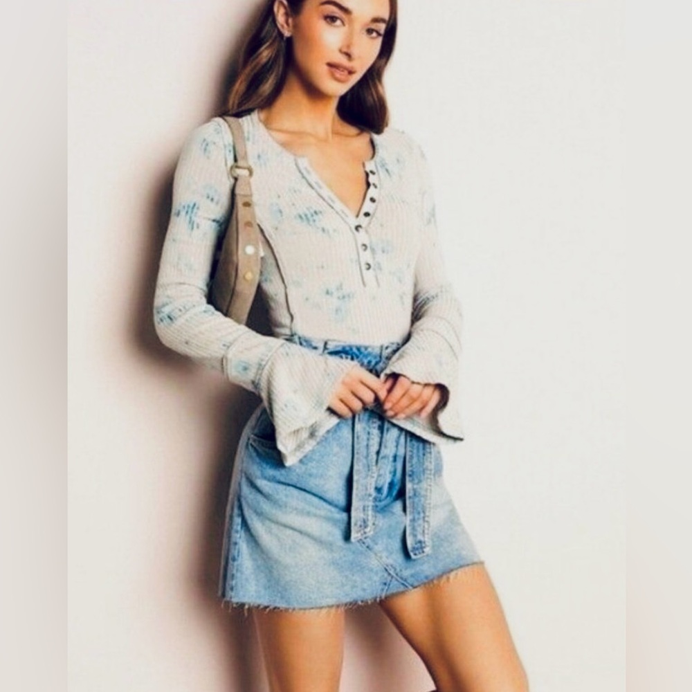 FREE PEOPLE Long Bell Sleeve Layer Me Henley • Blue • L